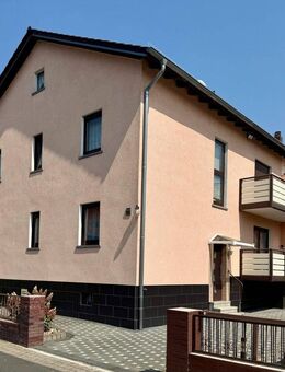 Hermann Immobilien: Großzügiges Zweifamilienhaus mit Traumgarten - ideal für Familien oder Kapitalanleger - Hanau (Brüder-Grimm-Stadt)