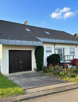 Freistehendes Einfamilienhaus mit herrlichem, großen Gartenbereich in bevorzugter Lage - Tamm