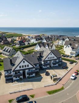 Traumhafte Wohnung mit kleinem Meerblick, zwei Balkonen - nur wenige Meter vom Strand ! - Wenningstedt-Braderup (Sylt)