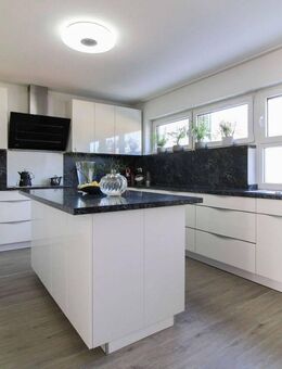 Top modernisiertes Reihenhaus mit Traumküche, Einliegerwohnung und Garage in Köln-Widdersdorf - Köln