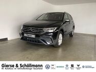 VW Tiguan, 2.0 TDI Allspace Life, Jahr 2022 - Schmallenberg