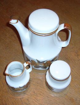 Kaffeekanne mit Milch-und Zuckerdose (Steingut) - Krefeld