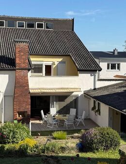 Charmantes großes Einfamilienhaus + Nebengebäude mit Garage und herrlichem, nicht einsehbarem Garten bietet viel Raum und Möglichkeiten - Nidderau