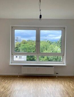 Hoch hinaus - sanierte und renovierte 2-Zimmer-Wohnung mit Balkon - Frankfurt (Main)