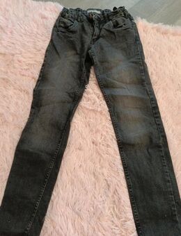 Jeans Gr. 152 - Wolfsburg