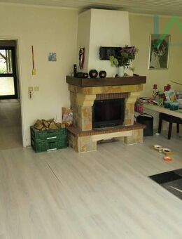 Ruhig gelegener Bungalow mit Potenzial auf großzügigem Grundstück - ideal für kreative Renovierungen. - Heidmühlen