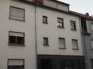 Gemütliches Dach-Apartment in St. Arnual an Vollzeit erwerbstätigen Single gemäß Textteil - Saarbrücken