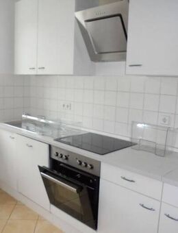 +++++ 2 Zimmer, schön saniert und Bad mit Fenster +++++ - Chemnitz