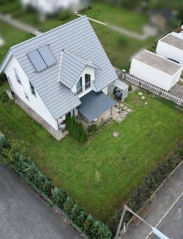 **Neuwertiges Einfamilienhaus mit vielen Extras und großem Garten** - Schwarzenbruck