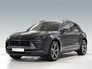 Porsche Macan, T Abstandsregeltem, Jahr 2023 - Stuttgart