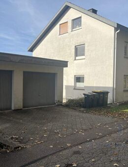 Attraktives 3-FH mit schönem Grundstück + Garagen in ruhiger Lage - Bühlertal