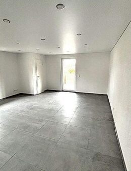 *KAPITALANLAGE* Vermietete 3-Zi.-Wohnung mit Balkon und Stellplatz in Pforzheim-Rodgebiet - Pforzheim