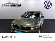 VW T-Roc, 1.0 TSI Life PArk Digital, Jahr 2023 - Wiesbaden