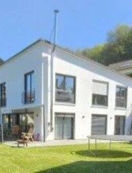 VILLA- Bungalow im Bauhausstil – Liebhaber-Objekt in fantastischer Aussichts- und bester Sonnenlage. - Murrhardt