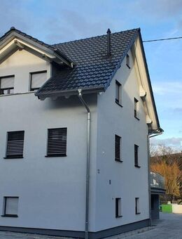 sehr schöne, exklusive und massivgebaute Doppelhaushälfte mit ganz viel Platz und toller Aussicht - Emmendingen