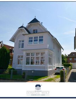Wassernahe Dachgeschosswohnung in Altbauvilla - Lübeck