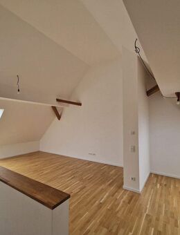 Kurzfristig beziehbar - Zentrumsnahe Galeriewohnung mit Einbauküche und Tiefgarage - Villingen-Schwenningen