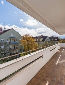 **Heike Borchers Immobilien**Geräumiger Wohnsinn mit hübscher Ausstattung**inkl. großem Ost-Balkon** - Unterhaching