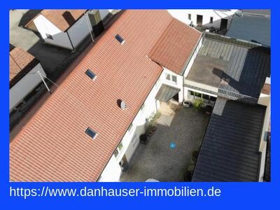 TOP PREIS -TOP LAGE ! Großzügiges Wohn -und Geschäftshaus. Individuell gestaltbar!
