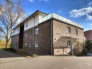 2-Zimmer-Wohnung (Staffelgeschoss) mit Dachterrasse und Pkw-Stellplatz in Uetersen - Uetersen