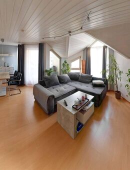 2 Zimmer DG Wohnung in Böblingen - Dagersheim - Böblingen