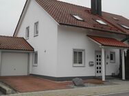 GELEGENHEITSKAUF für eine DHH MIT EINLIEGERWOHNUNG;GARAGE UND STELLPLÄTZE; - Mengkofen