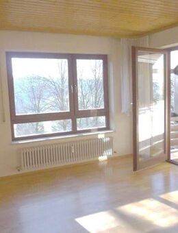 Charmante u. heimelige 2,5 - 3 Zi-Wo. in unverbaubarer Randlage Ortsteil RT-Ohmenhausen . Garage. - Reutlingen
