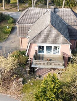 Fußläufig einkaufen und zum Bornhöveder See, interessantes 2-Familienhaus mit vermieteter EG-Wohnung - Bornhöved