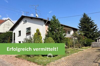 Lockweiler: Einfamilienhaus mit Einliegerwohnung