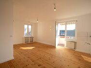 Wohnen in Golzheim, großzügig geschnittene Wohnung mit Balkon in gesuchter Lage zum Rhein gelegen ! - Düsseldorf