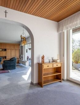 Odenthal-Voiswinkel: Exklusives Ein- bis Zweifamilienhaus mit Doppelgarage in begehrter Wohnlage - Odenthal