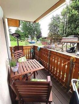 Hochwertig ausgestattete Wohnung im Zweifamilienhaus/Tageslichtbad/Balkon/ Carport/ - Thalheim (Erzgebirge)
