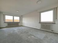 Frei, hell + renoviert! 2-Zi.-Whg. mit Balkon, ca. 50 m² Wfl., 6. OG, EBK, Aufzug, Stpl. im Freien - Stuttgart