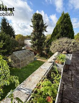 Exklusiver Bungalow mit Einliegerwohnung im Architektenstil - Dittelbrunn