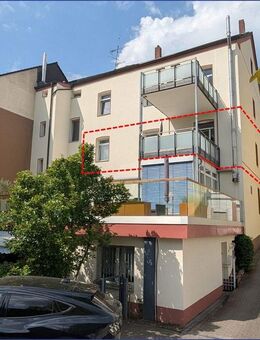 Moderne Dreiraumwohnung mit Pkw-Stellplatz in saniertem und gepflegtem Altbau - Bochum