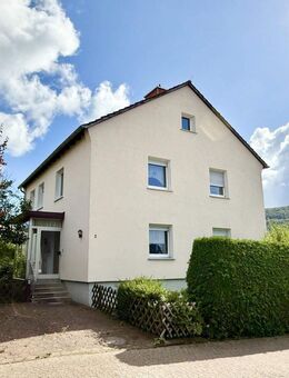 Viel Raum zum Leben - großzügiges Einfamilienhaus mit Einliegerwohnung in Bad Pyrmont-Löwensen - Bad Pyrmont