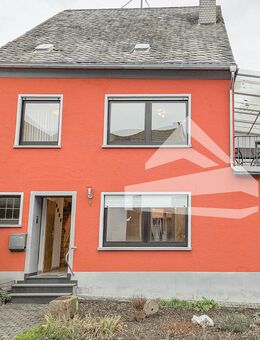 Charmantes Einfamilienhaus mit Doppelgarage und Dachterrasse - Schleich