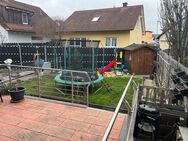 KAPITALANLAGE ODER SELBSTNUTZUNG! Schicke 3-Zi-EG-Whg mit Garten, Terrasse, Garage und Stellplatz - Breisach (Rhein)