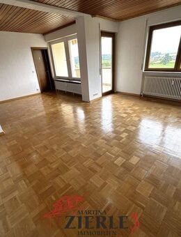 Oben ist es am schönsten! Sonnige 3,5 Zi.-Whg., fantastische Aussicht ins Grüne, TG-Einzelgarage! - Zell (Aichelberg)