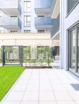 Elegante 3-Zi.-Wohnung mit lichtdurchfluteten Räumen, sonniger Terrasse & TG-Stellplatz - Frankfurt (Main)