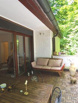 München-Solln: elegante, ruhige 3 Zi.-Whg. mit 2 Blk. und Aufzug - München