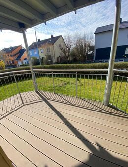 Gepflegtes 1-2 Familienhaus in ruhiger Wohnlage ** Mit Potential** 2 Balkone** großes Grundstück - Windischeschenbach