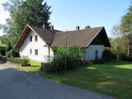 Einfamilienhaus in ruhiger und idyllischer Ortsrandlage mit Blick zum Waldbach in Schwarzach - Schwarzach (Bayern)