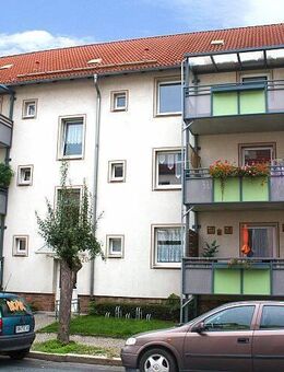 + 2 Zimmer mit großem Balkon + - Calbe (Saale)
