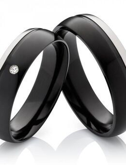 Schwarze Titanringe MOR8 mit Zirkonia oder Diamant - Aholming