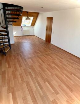 Helle 4-Zimmer-Maisonette in Stuttgart Bergheim- Dachterrasse und Tiefgaragenstellplatz! - Stuttgart