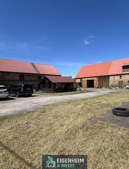 Idyllischer Vierseitenhof mit Stallungen, Scheune und weitläufigem Grundstück - Löwenberger Land
