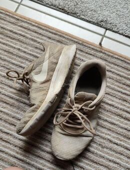 Nike Sneaker Beige Damen - Ludwigsburg Zentrum