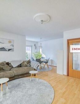IMMOBERLIN.DE - Attraktiver Bungalow mit Wintergarten & Garage in ländlicher Lage vor den Toren Berlins - Ahrensfelde