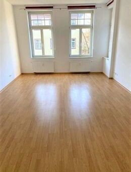 Moderne helle 2- Raum Wohnung mit Balkon, in ruhiger Seitenstraße gelegen. - Magdeburg